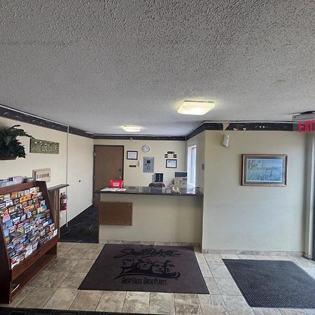 Smart Choice Inn Plankinton Экстерьер фото