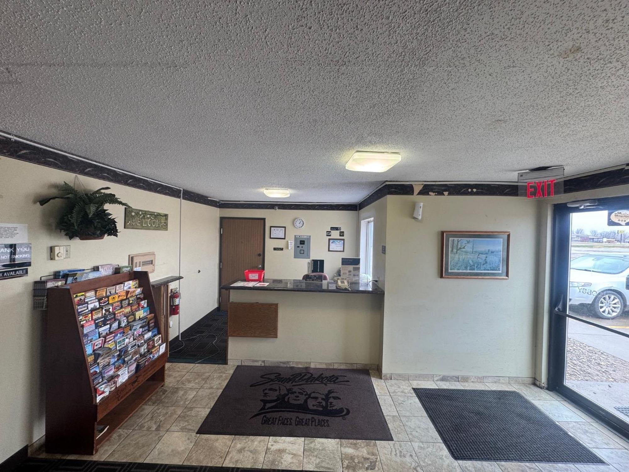 Smart Choice Inn Plankinton Экстерьер фото