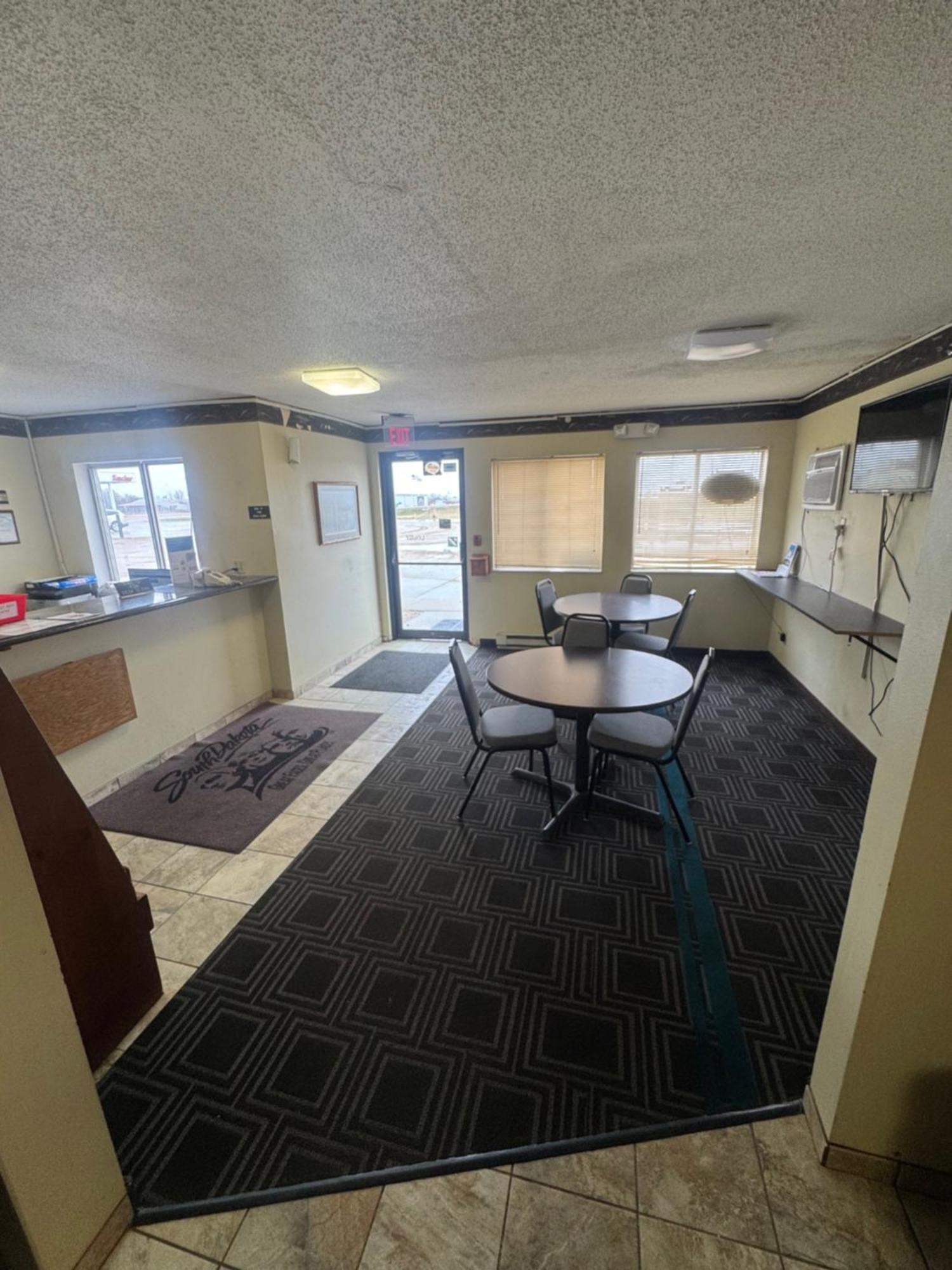 Smart Choice Inn Plankinton Экстерьер фото